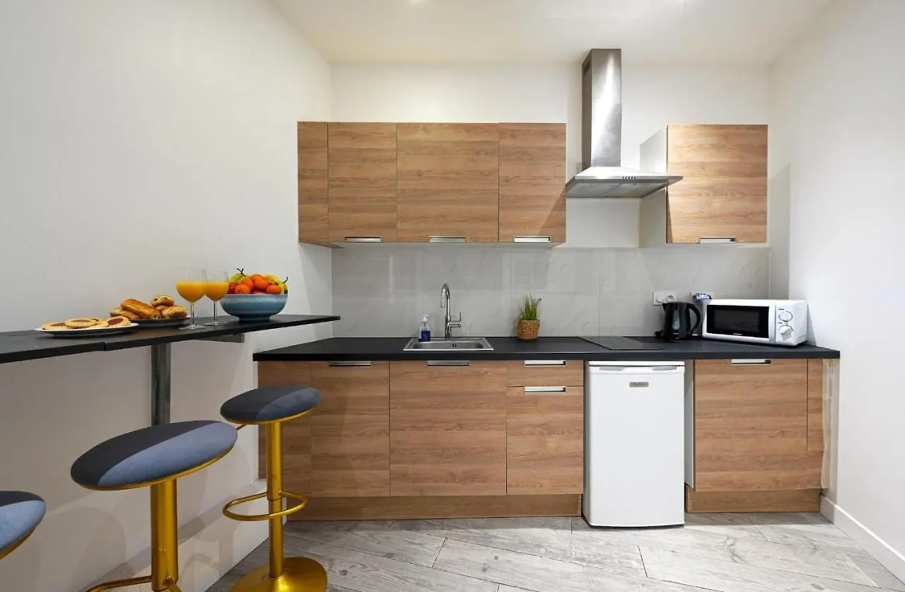 La Vie En Rose Modern Fresh Studio - Francois Mitterand Library Apartment Paris France
