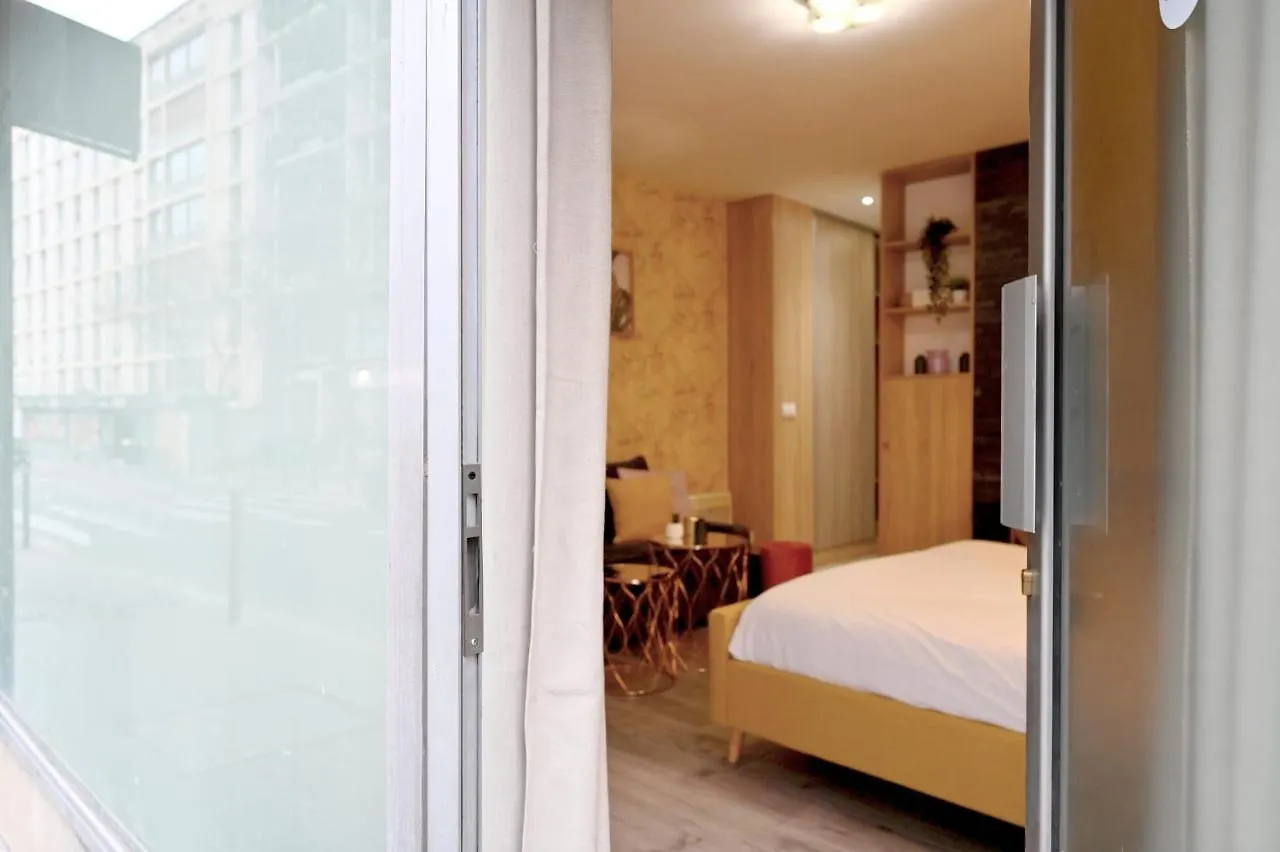 La Vie En Rose Modern Fresh Studio - Francois Mitterand Library Apartment Paris